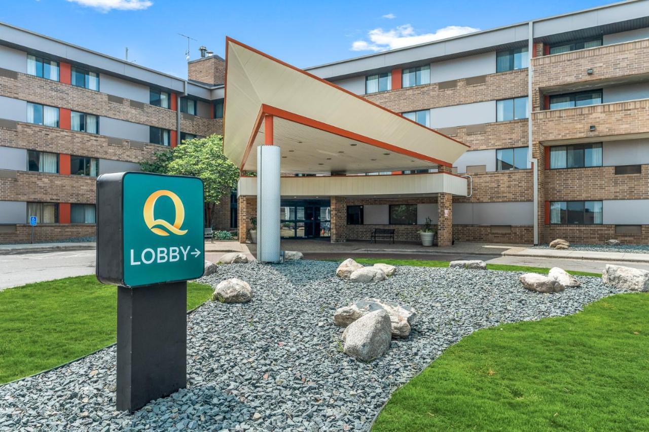 Quality Inn & Suites Mall Of America - Msp Airport Bloomington Exterior photo